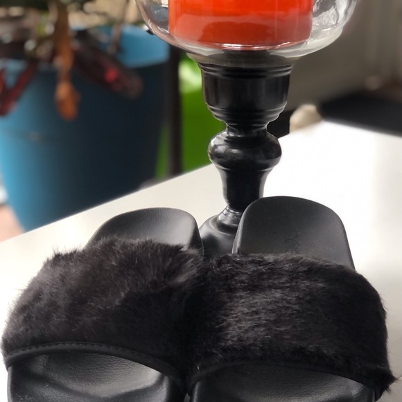 SALE: ROWOO Fur Slides - Picture 3 of 4